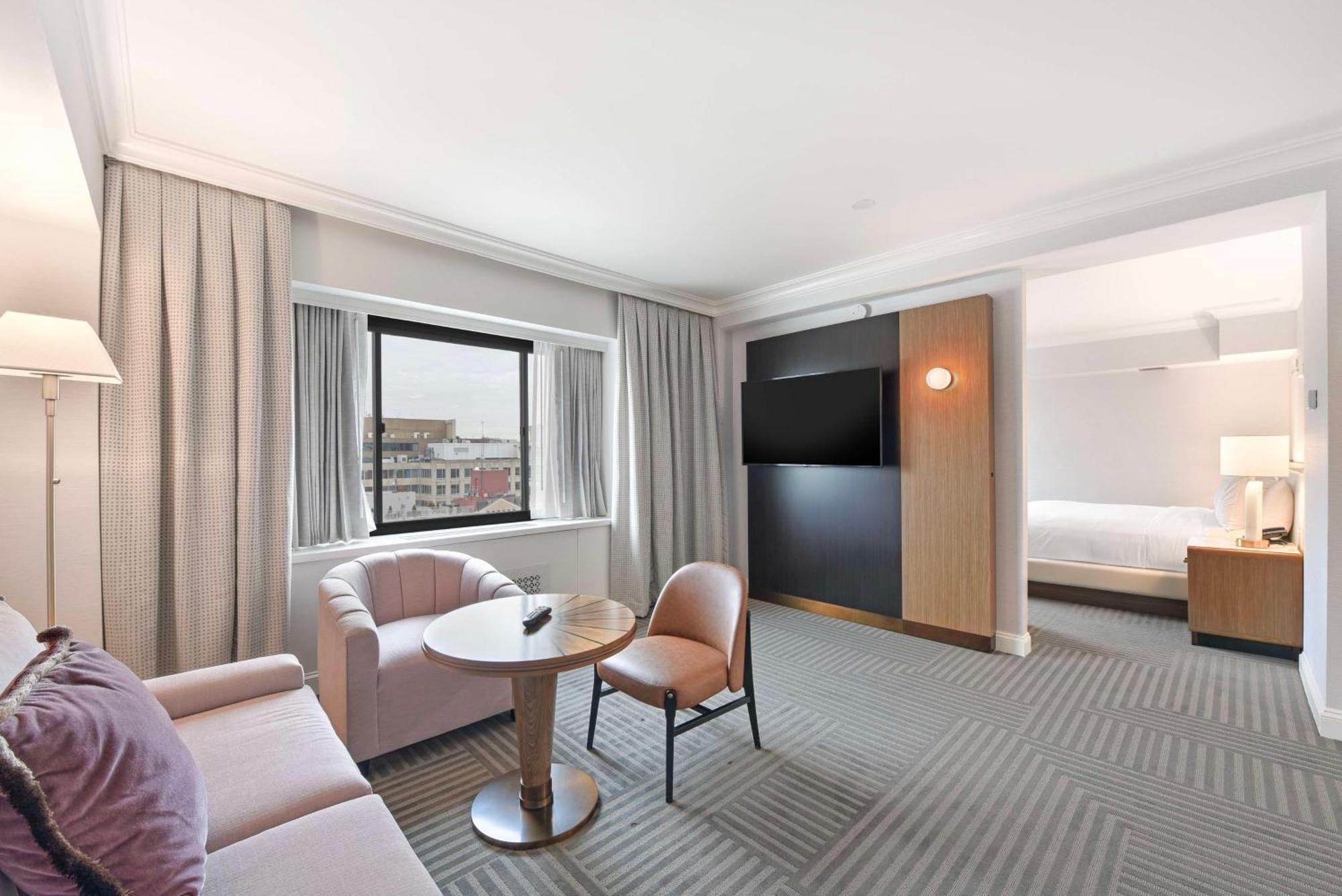 Отель Capital Hilton Вашингтон Экстерьер фото