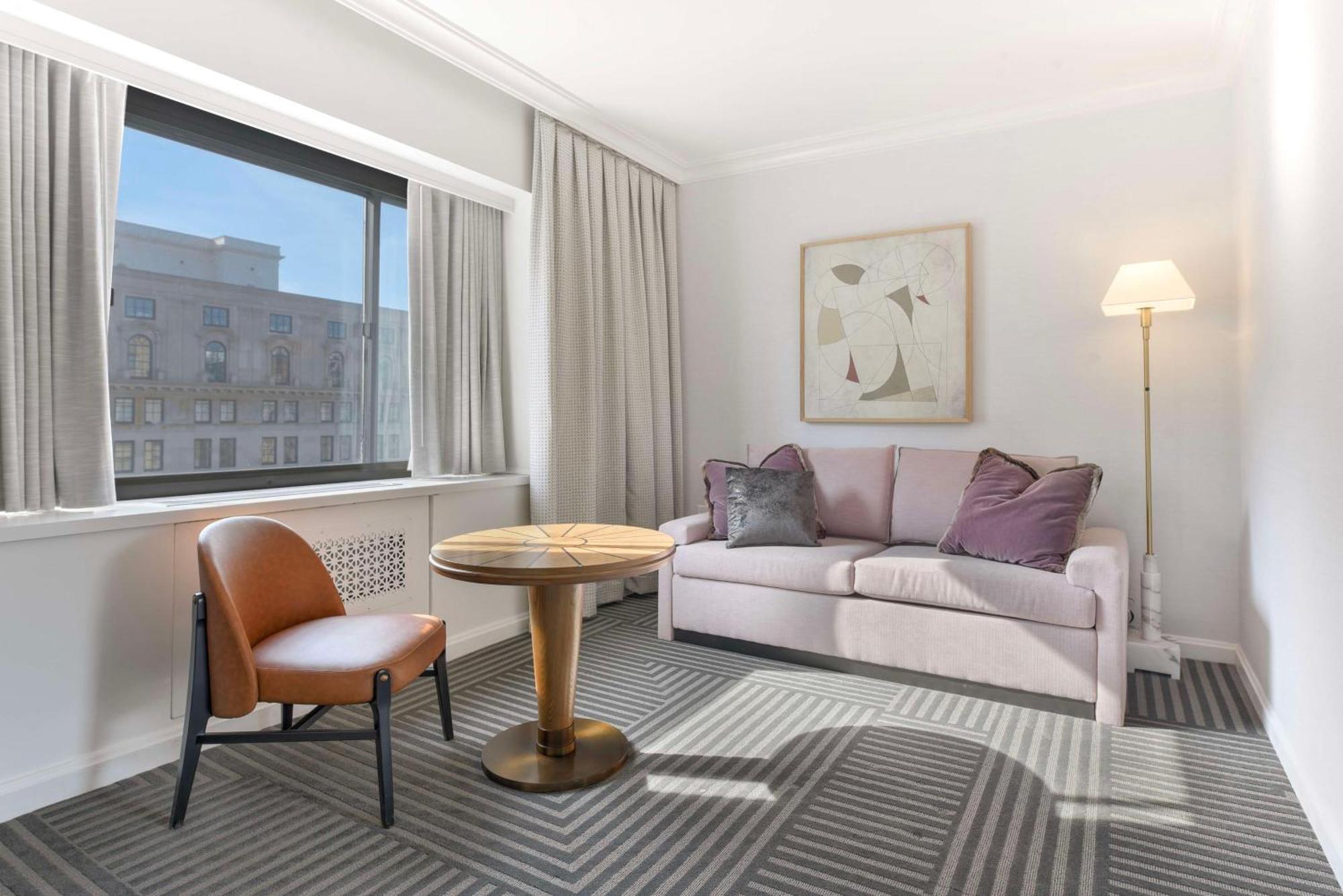 Отель Capital Hilton Вашингтон Экстерьер фото