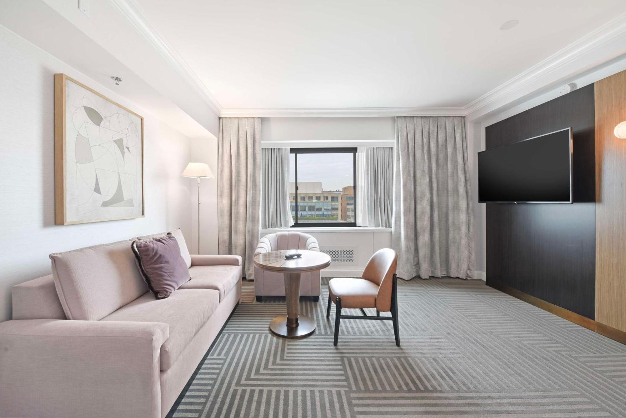 Отель Capital Hilton Вашингтон Экстерьер фото
