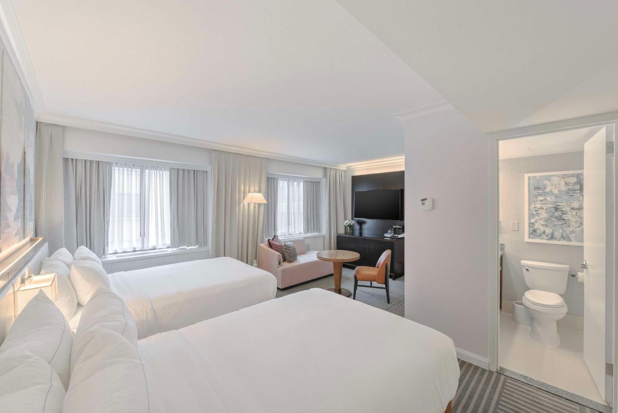Отель Capital Hilton Вашингтон Экстерьер фото