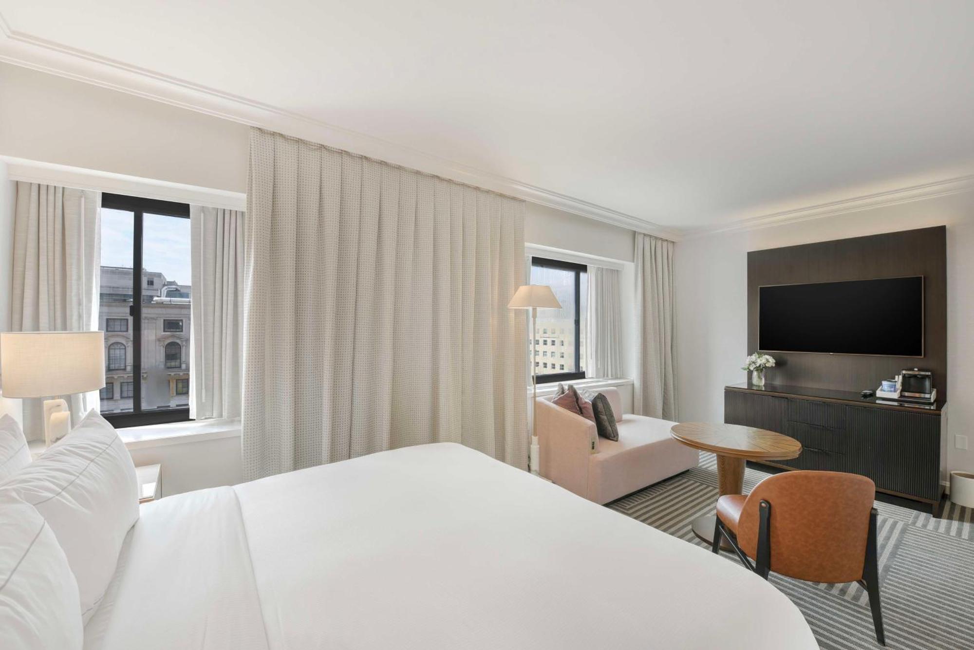 Отель Capital Hilton Вашингтон Экстерьер фото